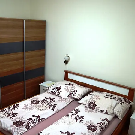 בית הארחה Henrietta - Violetta *