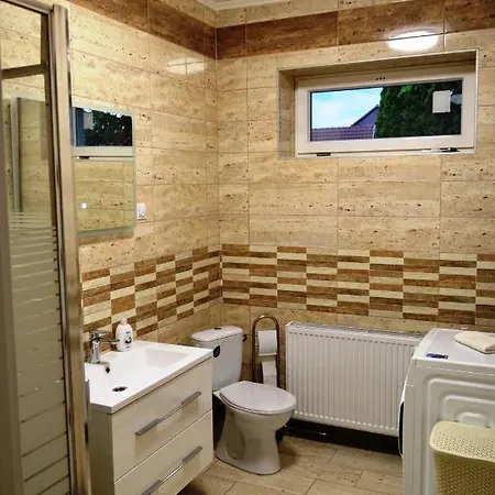 Henrietta - Violetta בית הארחה *