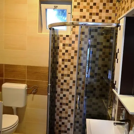 Henrietta - Violetta *