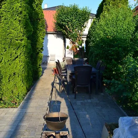 Henrietta - Violetta בית הארחה *