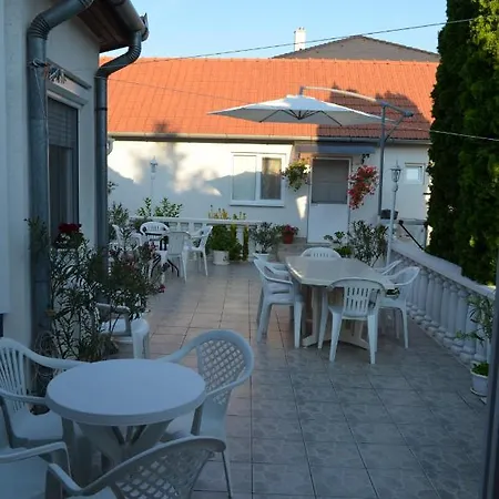 Henrietta - Violetta * Hajdúszoboszló